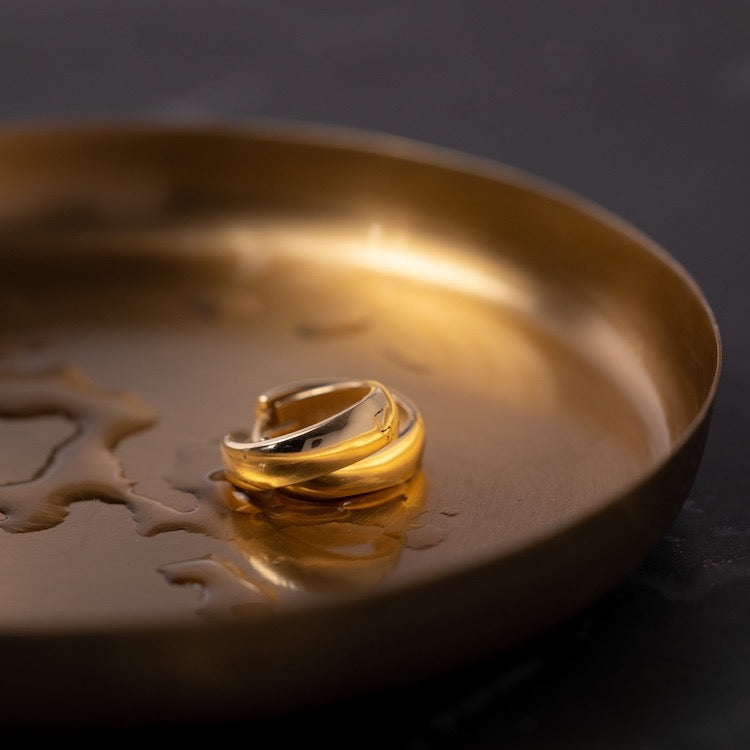 Gold-Ohrringe-Schale