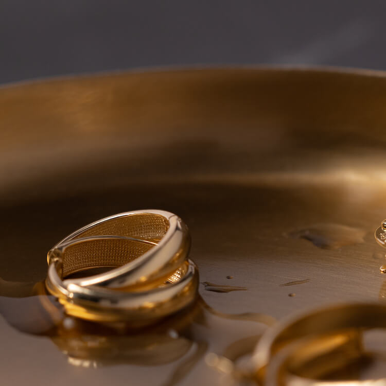Gold-Ohrringe-Kreolen-Detail